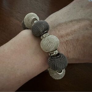 🩶 Women’s bracelet Two-Tone Beaded Stretch Bracelet in Silver and Gunmetal gray